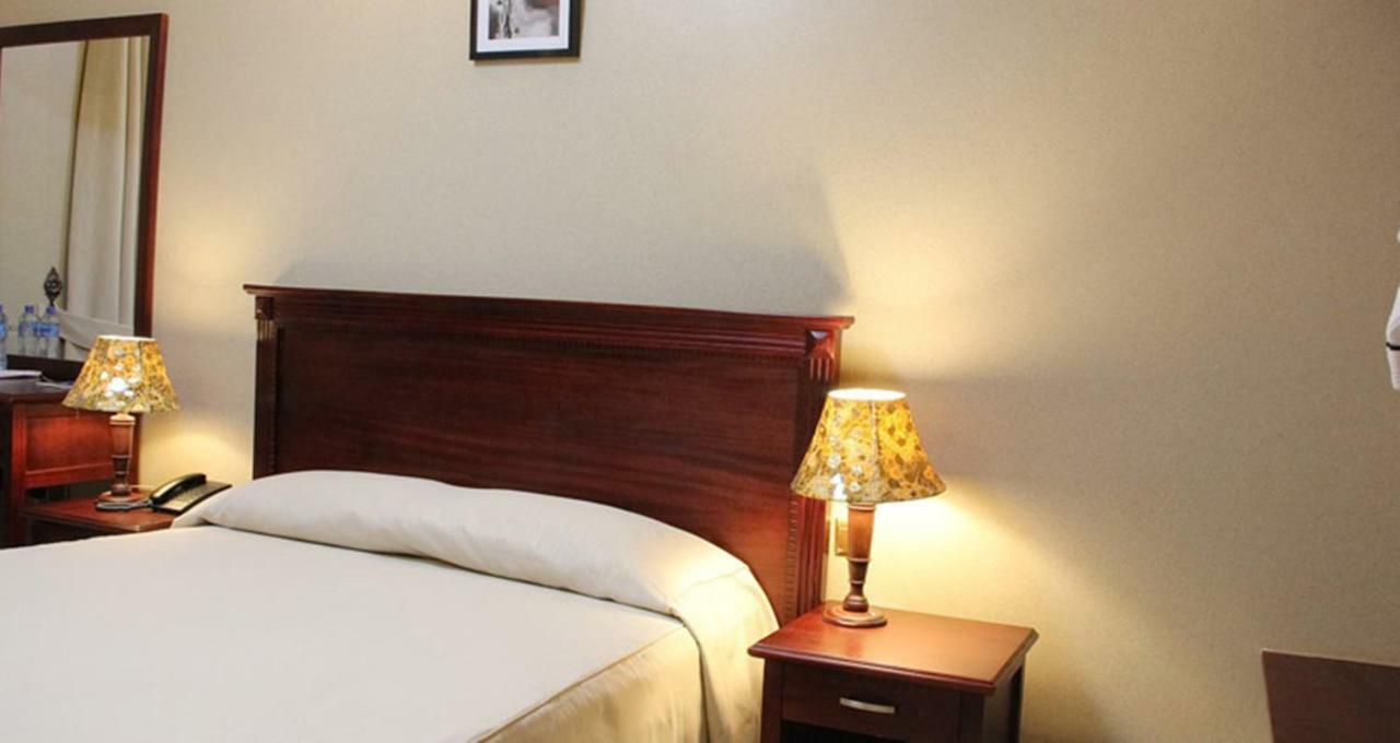 Sapphire Hotel Entebbe Kigo Kajansi Exterior foto
